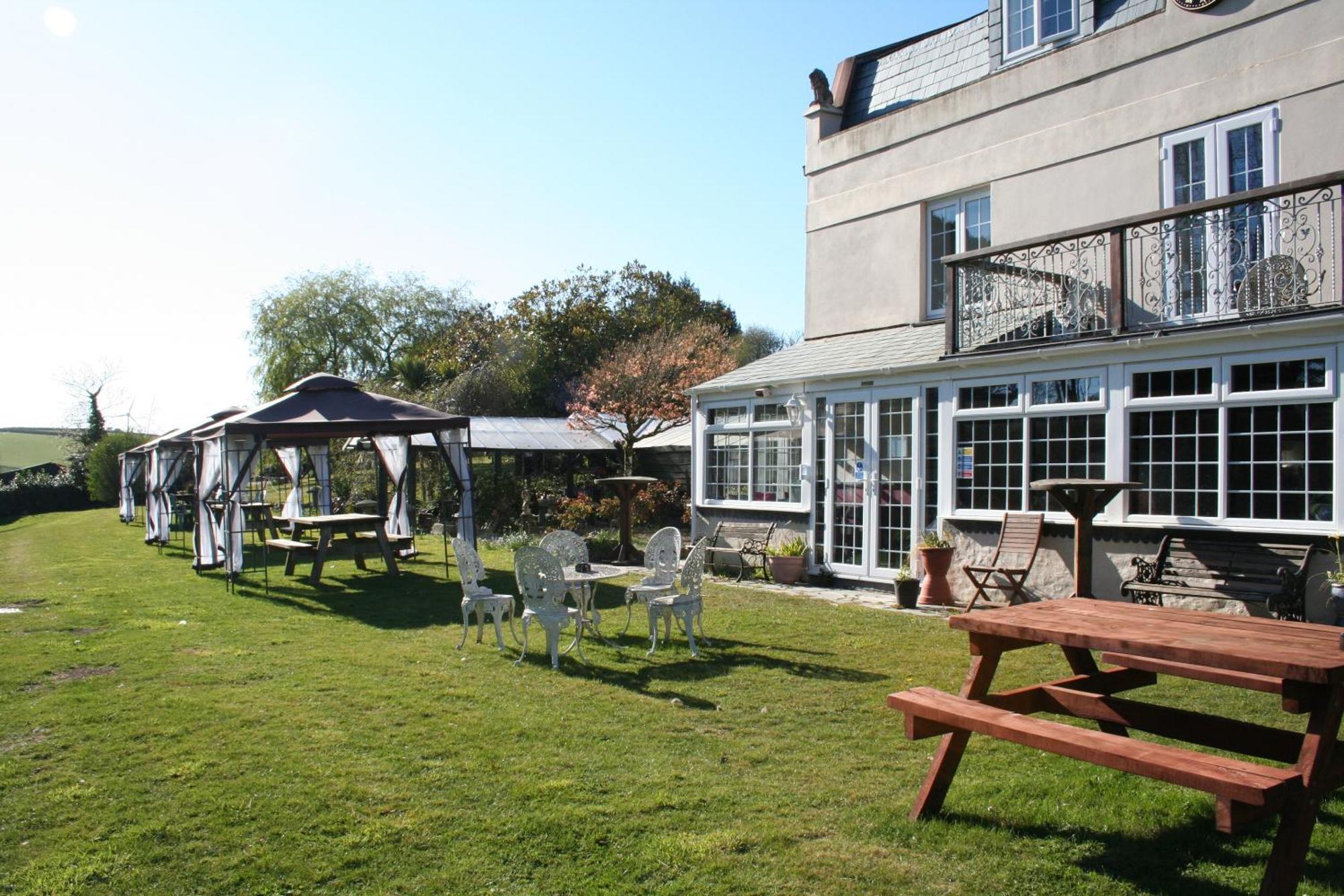 Great Trethew Manor Hotel & Self Catering Lodges Ліскард Екстер'єр фото