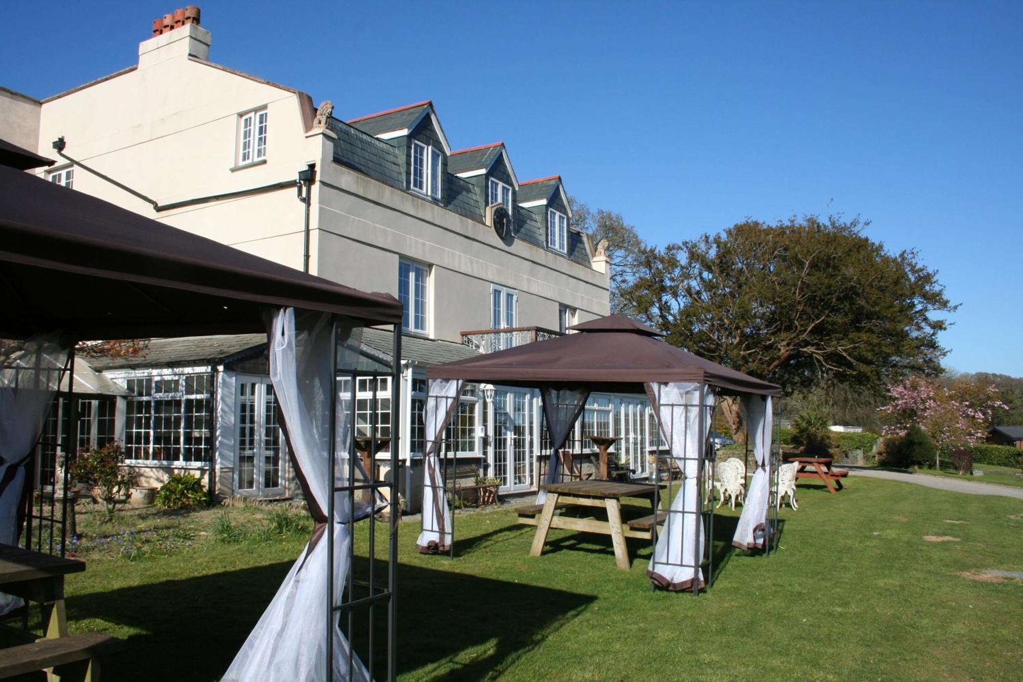 Great Trethew Manor Hotel & Self Catering Lodges Ліскард Екстер'єр фото